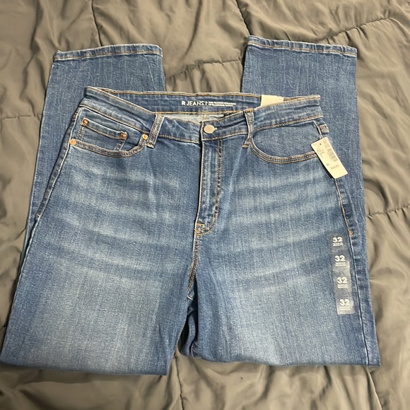 NWT Reitman’s Straight-leg Jeans - Picture 2 of 4